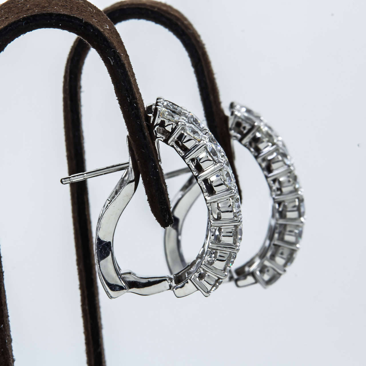 Baguette and Round Diamond Gold Huggie Hoop Earrings In New Condition In New York, NY